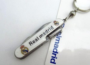 Přívěšek na klíče s nožíkem Real Madrid FC 
